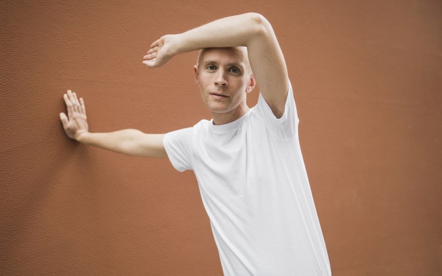 Jens Lekman breaks his trademark oh-so-silence to announce new album, share single, and tour