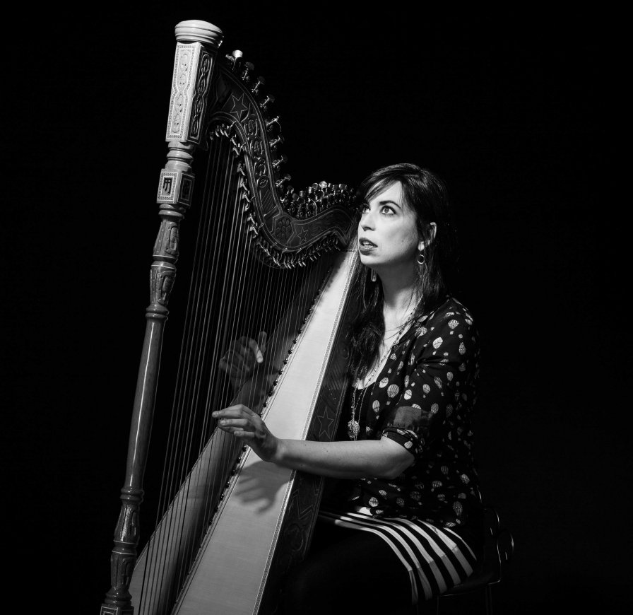 Harpist Sarah Pagé announces Dose Curves LP, shares experimental new single and video entitled "Lithium Taper" 