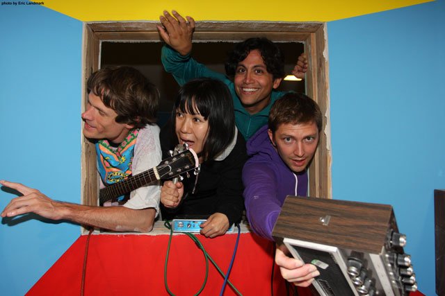 Deerhoof reissue two classic LPs for Record Store Day, tour