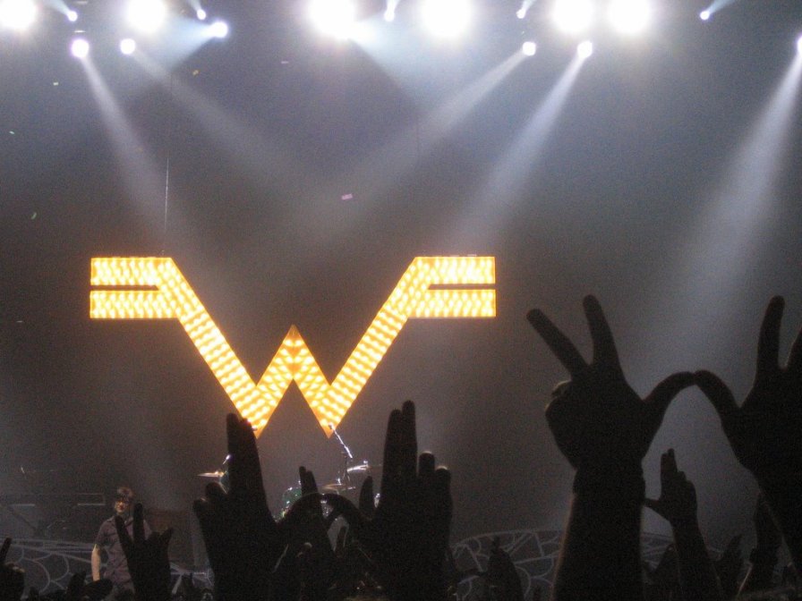 Weezer announce initial Blinkerton dates, rename Blinkerton tour to Memories Tour in yet another questionable move