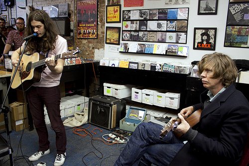 Kurt Vile and Thurston Moore tour together in July (also play plenty of shows by themselves)