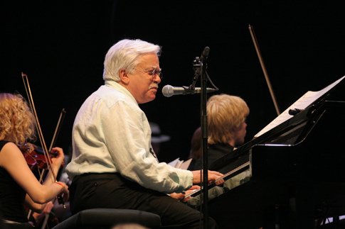 Van Dyke Parks (yes, the one who hasn't released any new music in over 15 years) launches 7-inch series